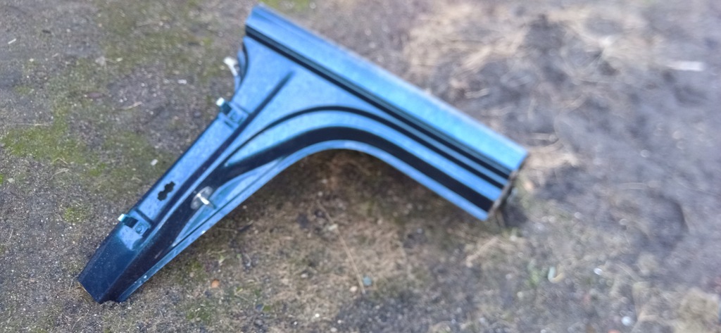 Lewy słupek z progiem Skoda Octavia IV