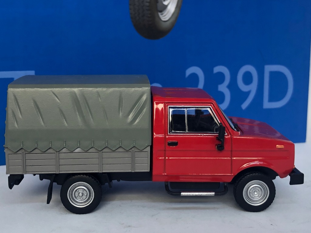 Kultowe auto prl-u Tarpan 239D 1:43 E117