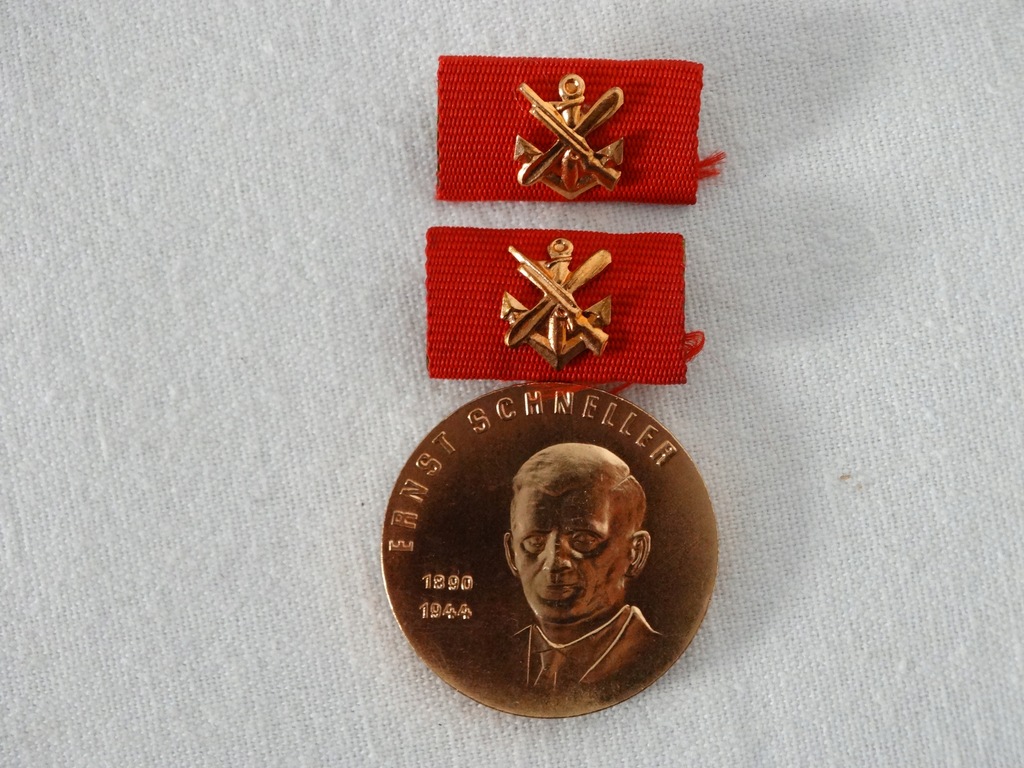Medal order Ernst Schneller