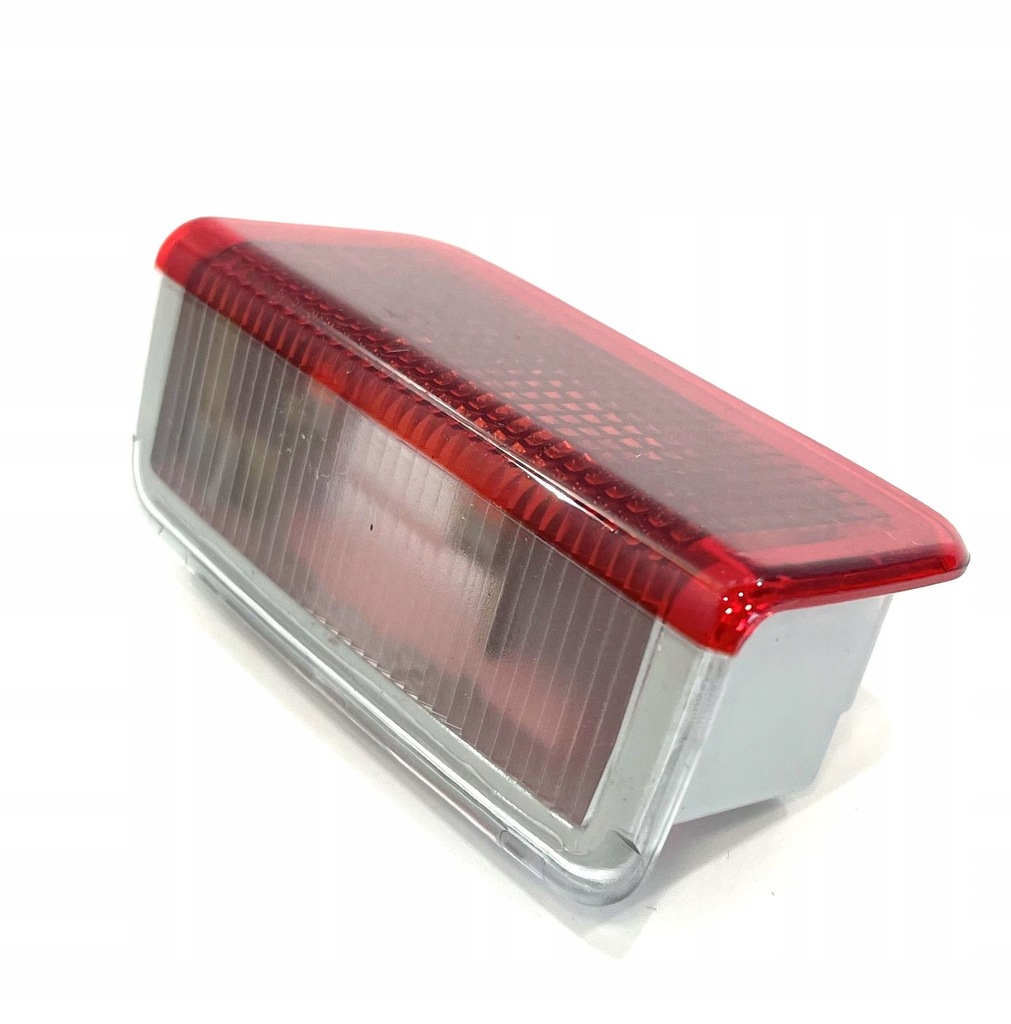 LAMPKA OŚWIETLENIE KLAPY BAGAŻNIKA AUDI A6 C5 AVANT