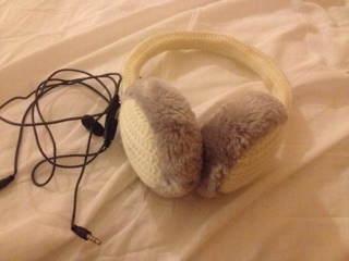 słuchawki śliczne z futerkiem w sweterku + gratis