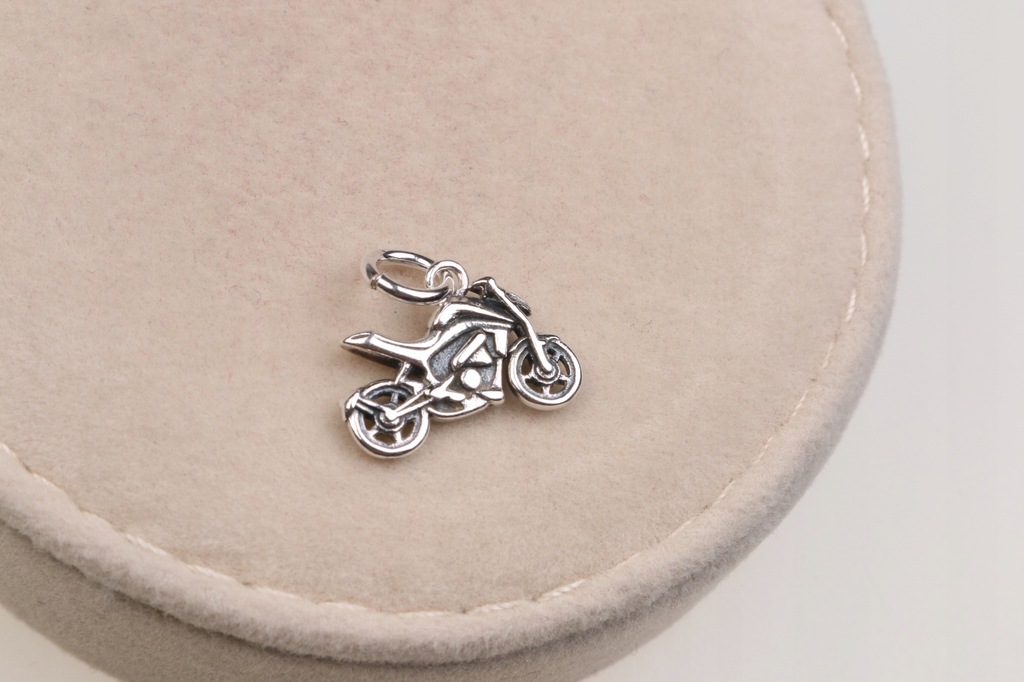 MOTOR srebrna zawieszka ODŚWIEŻONA 1,39 g 7.256
