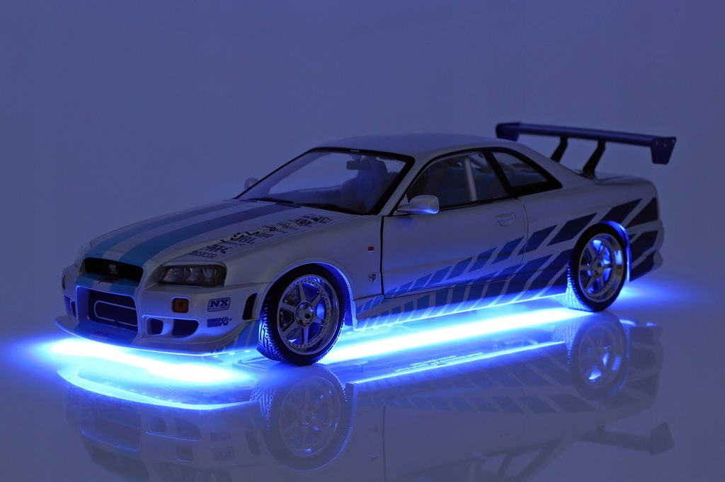 GREENLIGHT '99 NISSAN SKYLINE GT-R R34 w/Neon 1:18