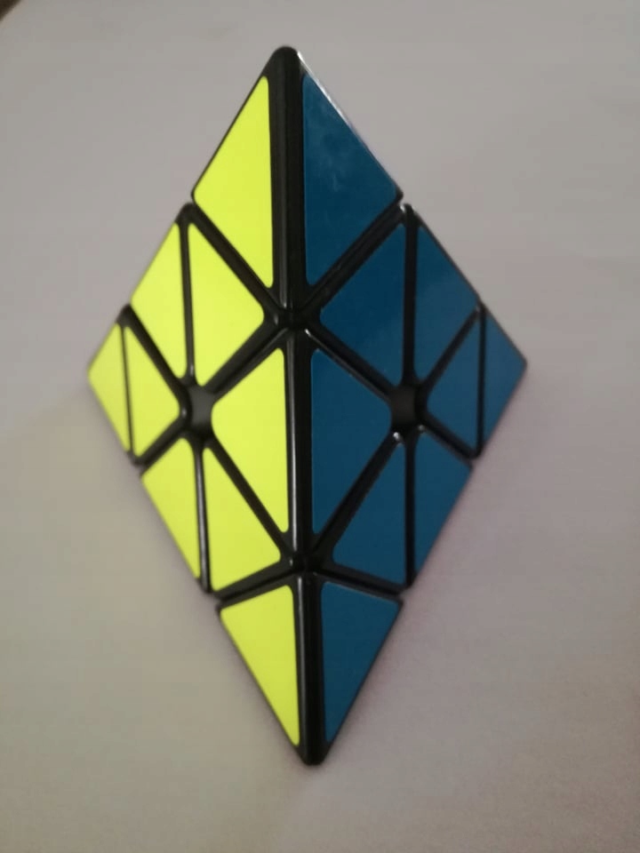 Kostka MoYu Pyraminx magnetic czarny plastik