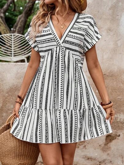 SHEIN SUKIENKA MINI BIAŁA W CZARNY WZÓR DEKOLT SEREK M 294