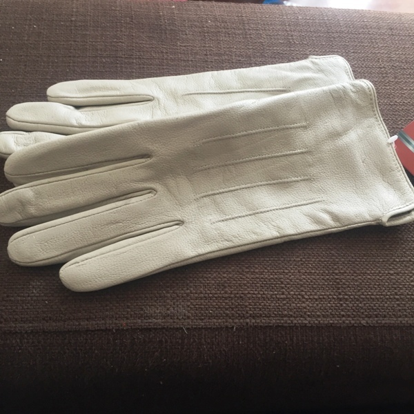 Śliczne, nowe skórzane rękawiczki!