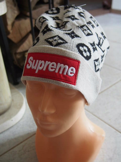 Louis Vuitton Supreme beżowa zimowa czapka beanie