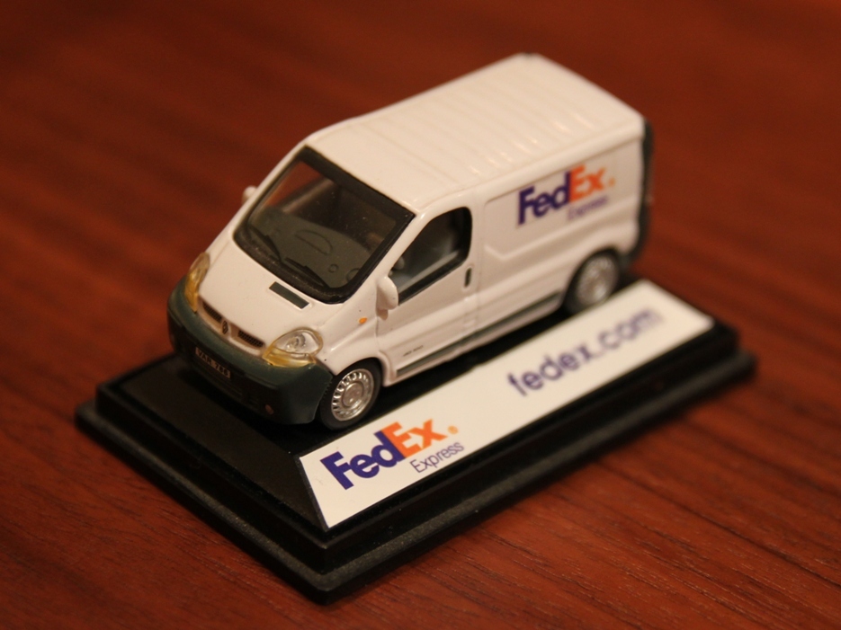 RENAULT TRAFFIC - FEDEX - ŁADNY Z DETALAMI - 1:72