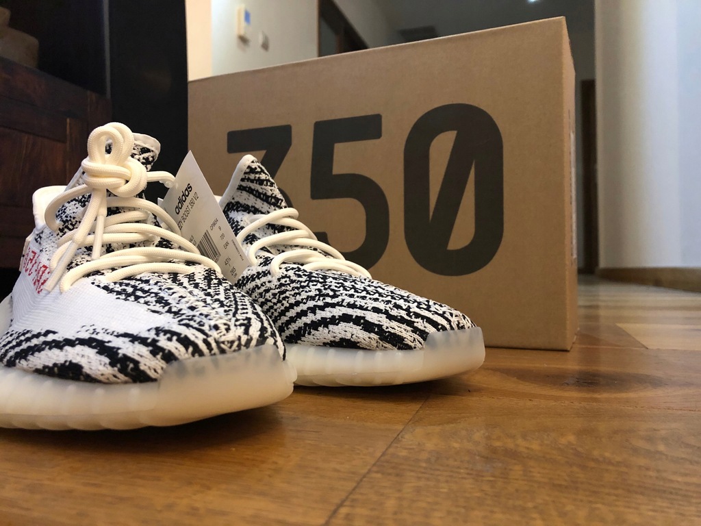 Adidas Yeezy Boost 350 V2 Kanye West mens Zebra New