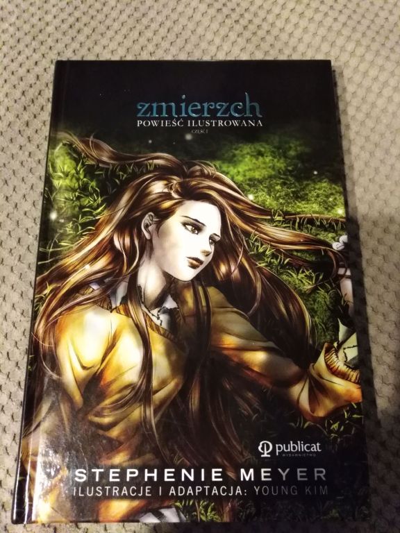 ZMIERZCH STEPHENIE MEYER POWIEŚĆ ILUSTROWANA TWARD