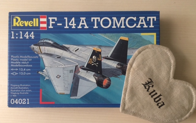 Model do sklejania REVELL F-14A TOMCAT 1:144  NOWY