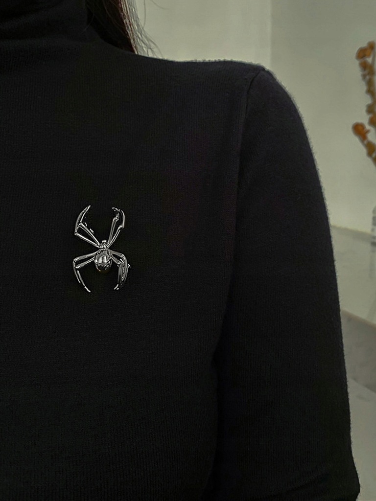 Broszka srebrna damska oryginalna kształt pająka