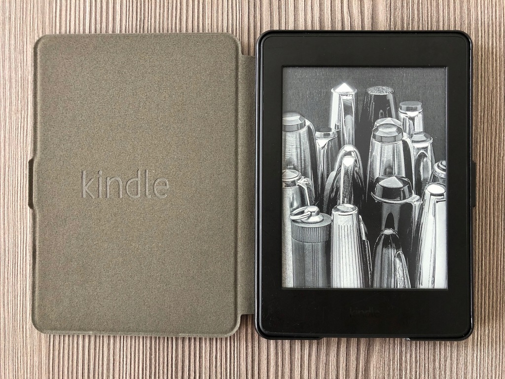 Kindle Paperwhite 3 + NOWE etui + 330 książek