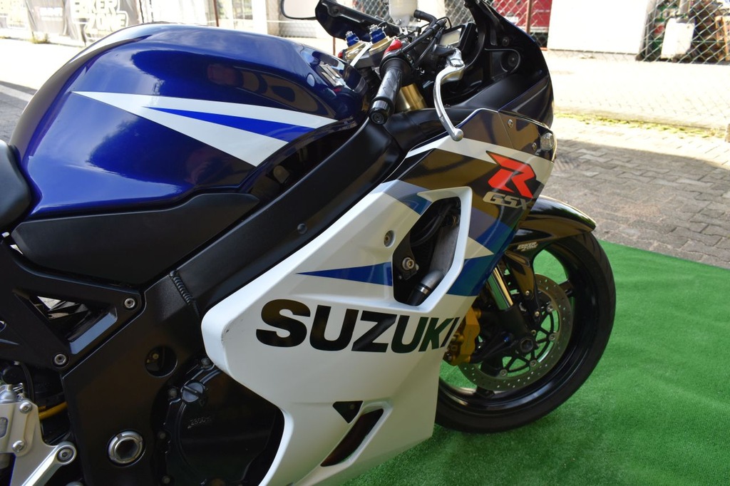 Купить SUZUKI GSX-R 750 K5 БЕЗАВАРИЙНЫЙ ИДЕАЛЬНЫЙ 2005 ГОДА В РАССРОЧКУ: отзывы, фото, характеристики в интерне-магазине Aredi.ru