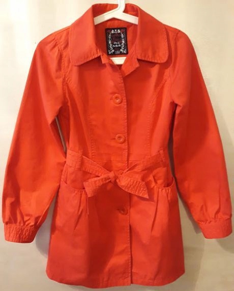 śliczny płaszcz wiosenno letni czerwony 152cm 11 l
