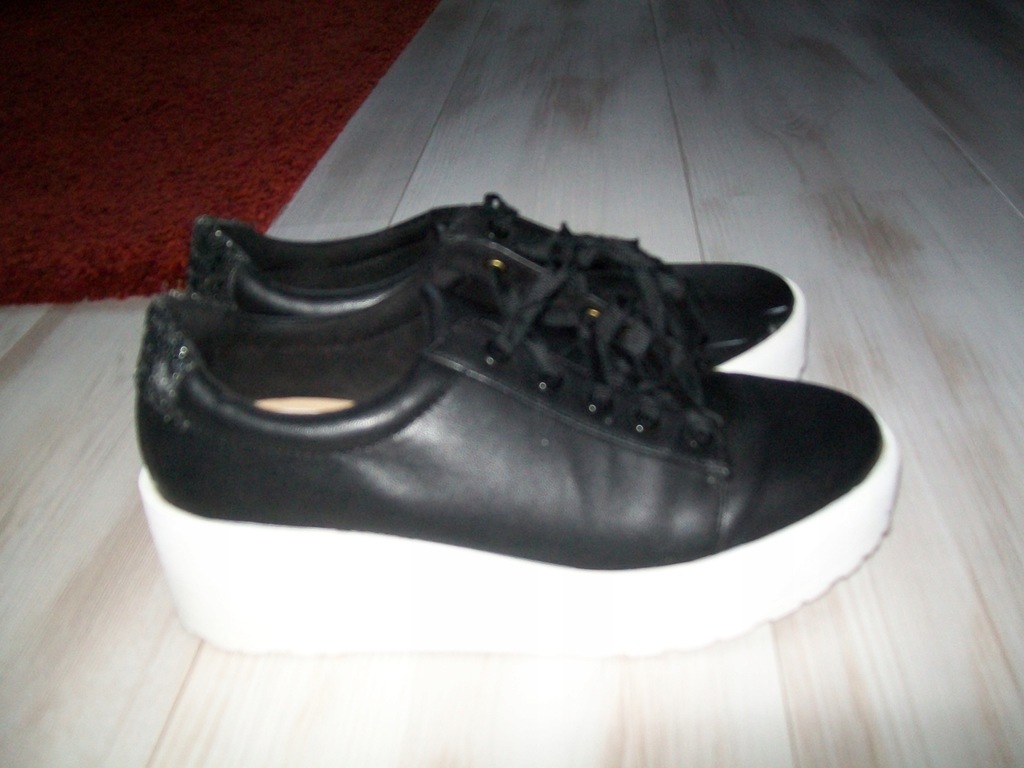 BUTY NA GRUBYM SPODZIE ROZMIIAR 36 BERSHKA ZARA