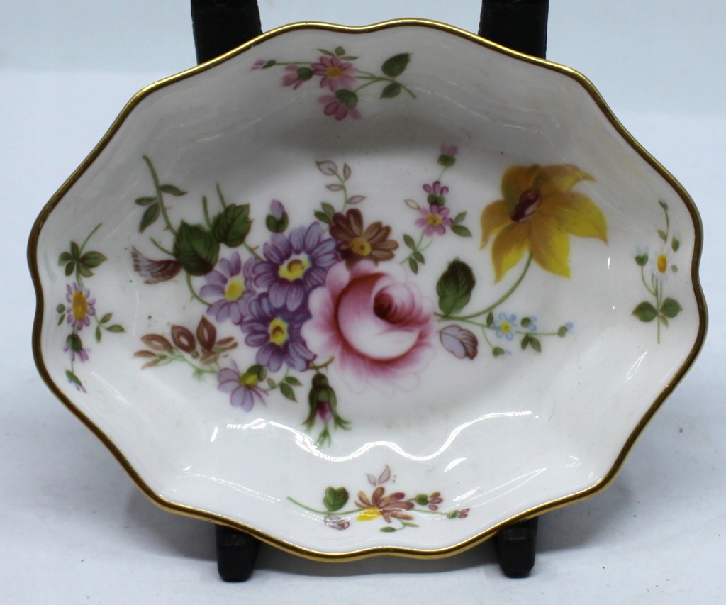 LOOK:) ROYAL CROWN DERBY PATERKA