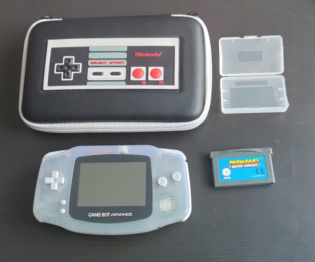 konsola GAME BOY ADVANCE + pokrowiec + gra