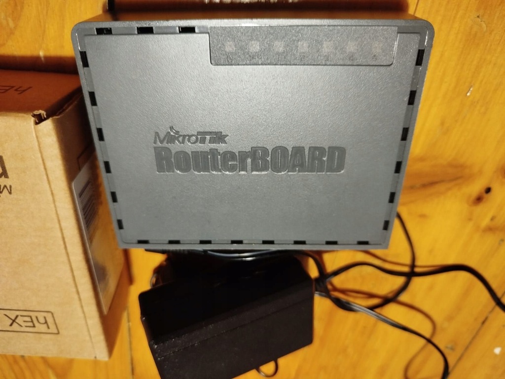 Router przewodowy MikroTik hEX S RB760iGS + Modem LTE USB