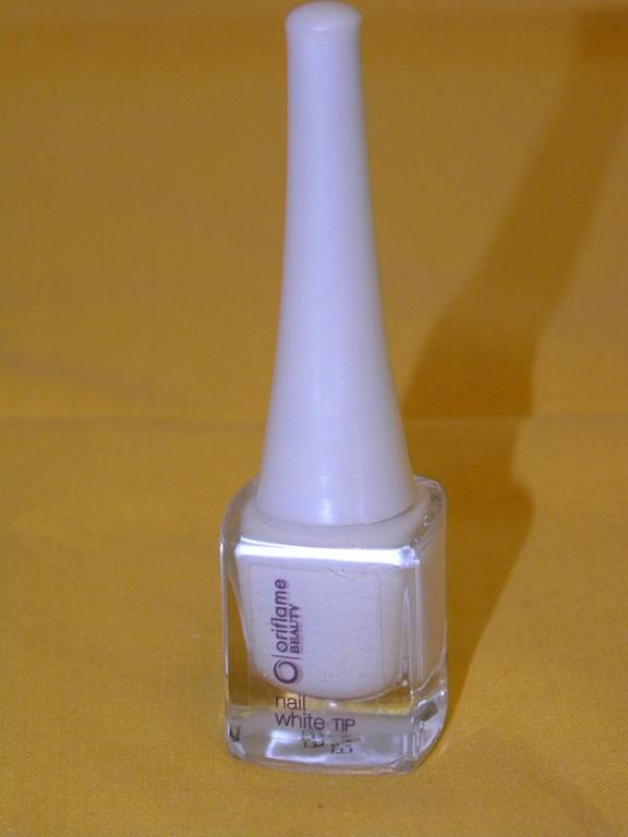 Oriflame- Biały lakier do końcówek paznokci