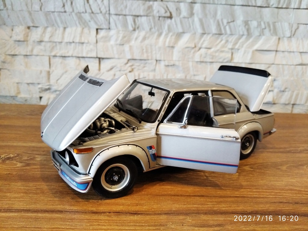 ミニカー BMW2002turbo 1:18SCALE kyosho Bmw 2002 Turbo, Silver Kyosho 1:18 - KYOSHO | Sklep EMPIK.COM