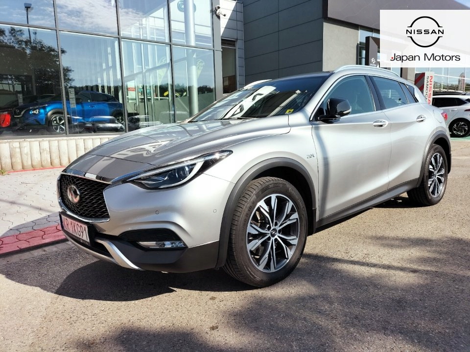 Infiniti QX30 Lux Tech