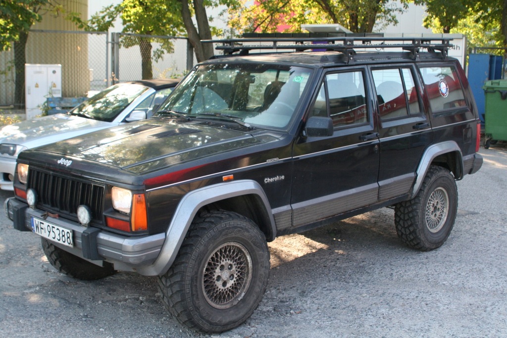 Jeep Cherokee 4.0 automat 4X4, benz.+gaz 8433441028
