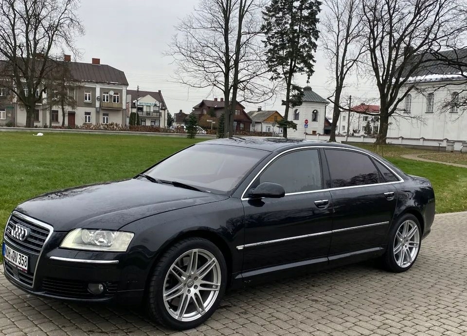 Audi A8 6.0 L Quattro