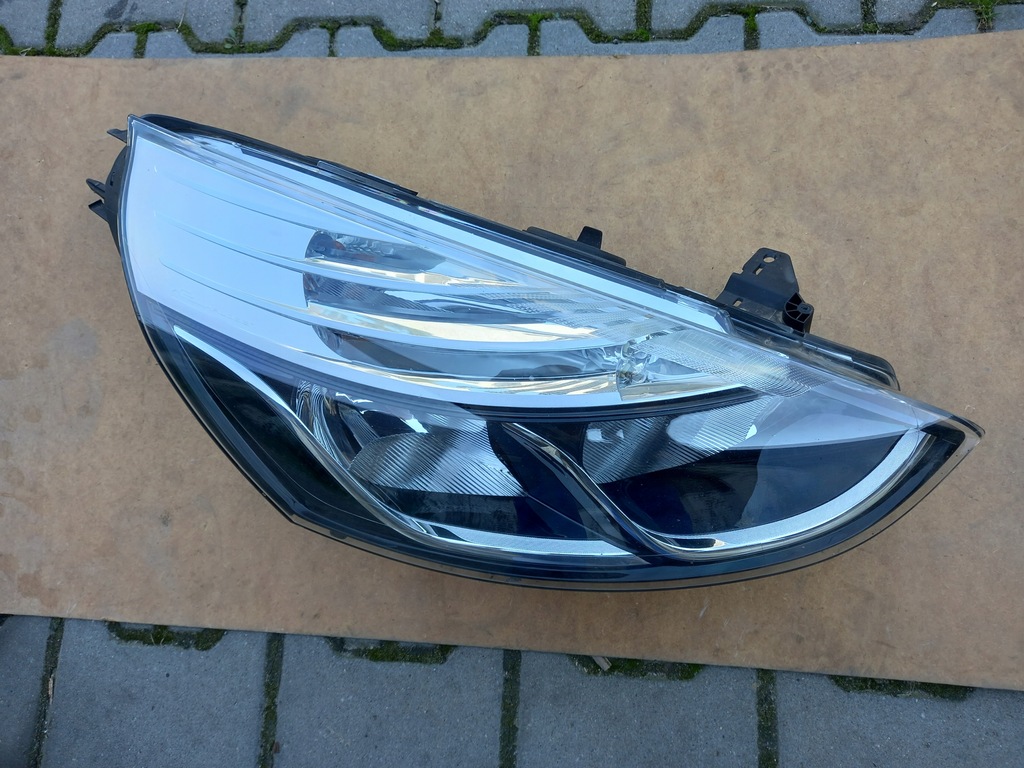 REFLEKTOR LAMPA PRZÓD RENAULT CLIO IV 4 2012-16 PRAWY EUROPA ORYGINAŁ CAŁY