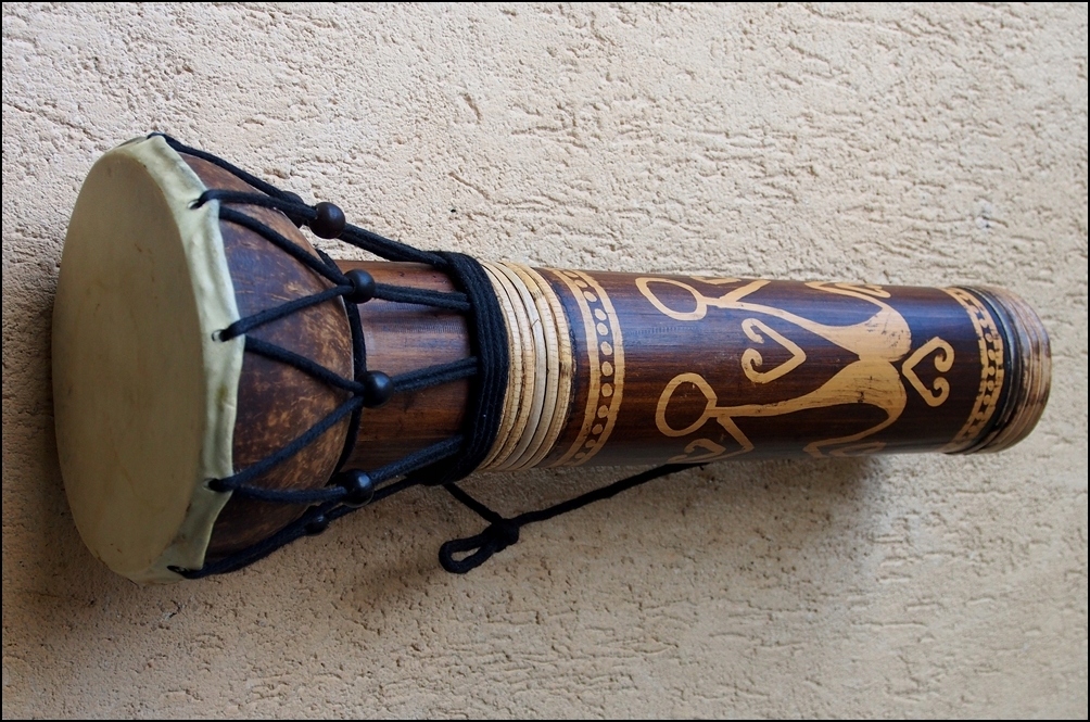 DJEMBE- Bęben afrykański, używany, stan ładny