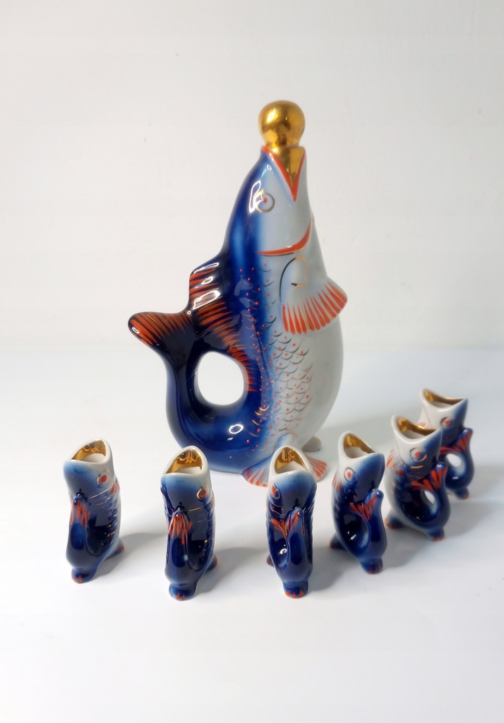 PRL Karafka porcelanowa Ryba + 6 kieliszków rybki