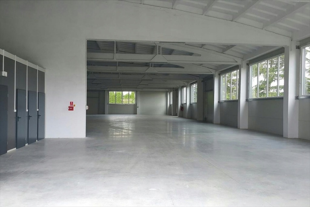 Magazyny i hale, Przemyśl, 1200 m²