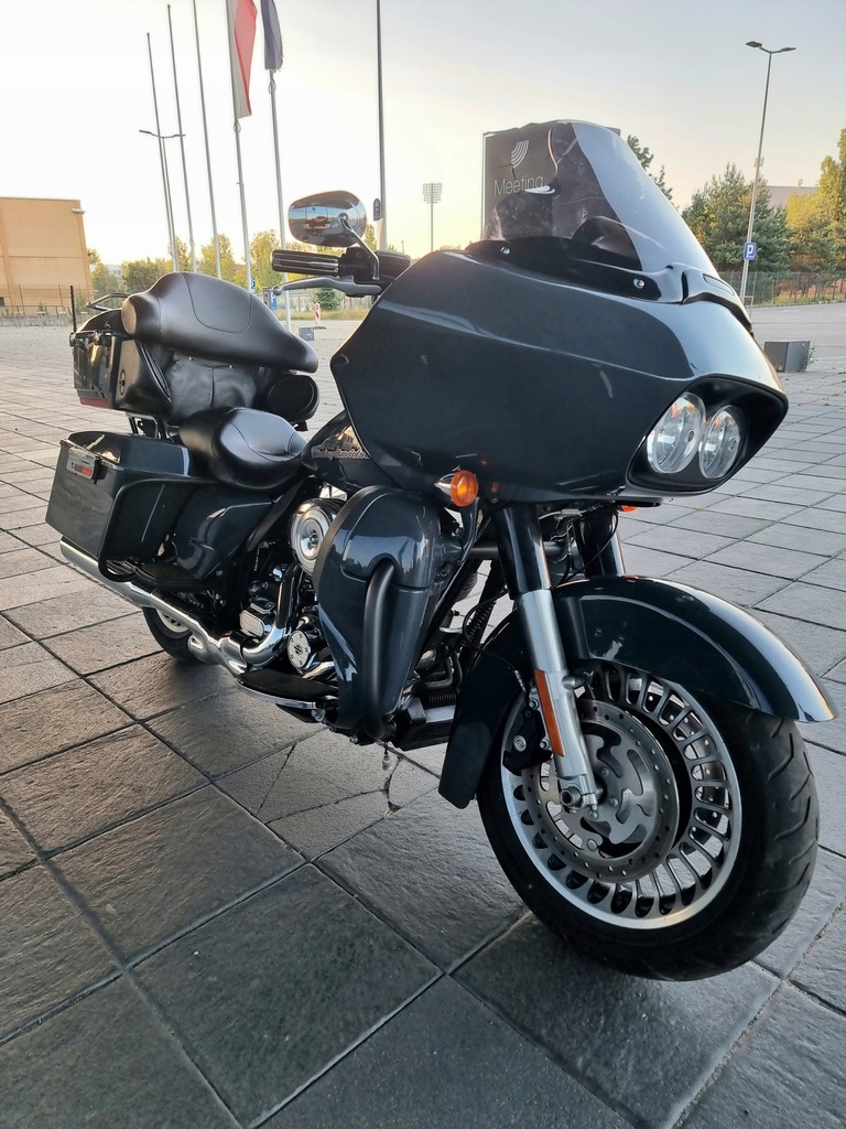 Harley Davidson Road Glide Niski Przebieg