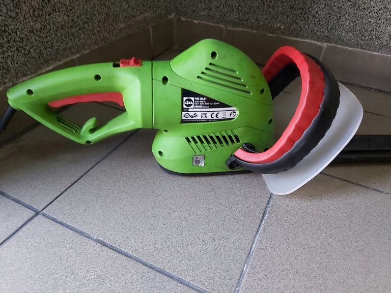 ELEKTRYCZNE NOŻYCE DO ŻYWOPŁOTU FLORABEST FHS 600