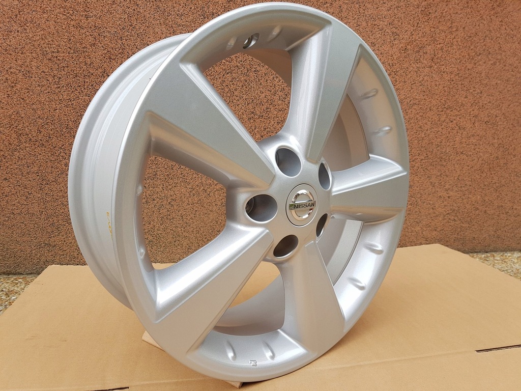 Nissan Qashqai felgi alu oryg.+ Imperial 215/60R17