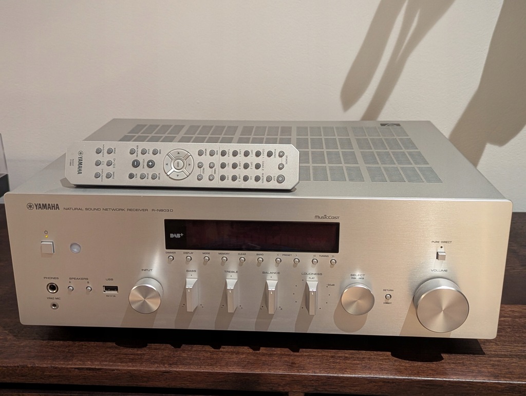 Amplituner Yamaha R-N803D srebrny