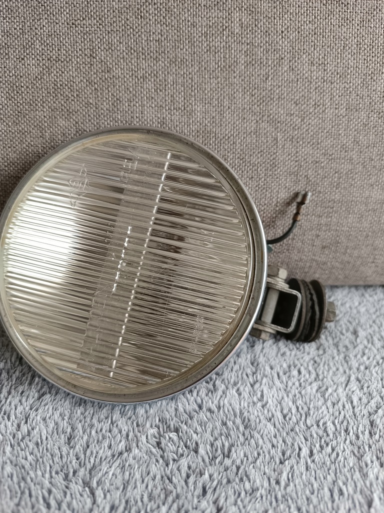 HALOGEN REFLEKTOR SAMOCHODOWY na żarówkę made in germany trabant wartburg
