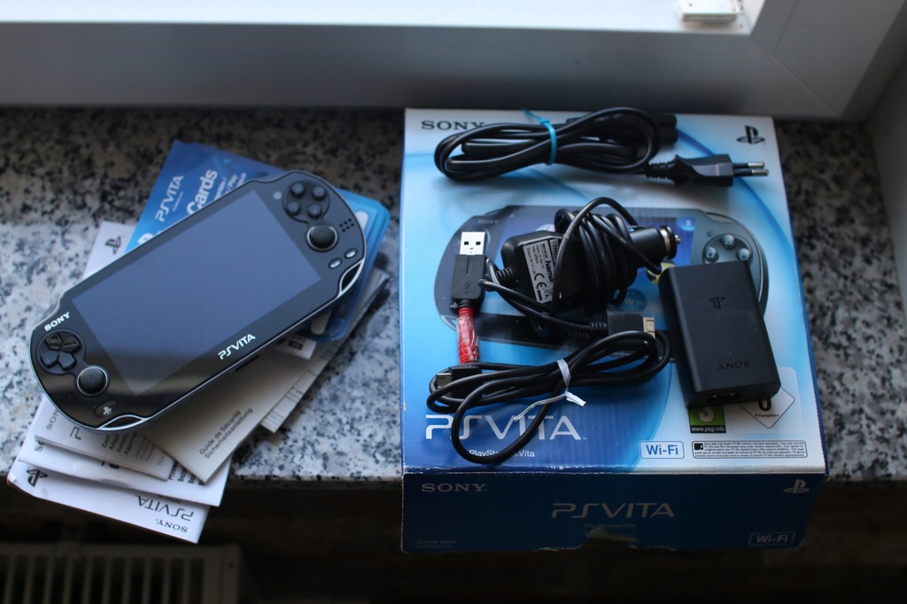 PS Vita, bdb, komplet + gry, 3.60 Henkaku, 128GB