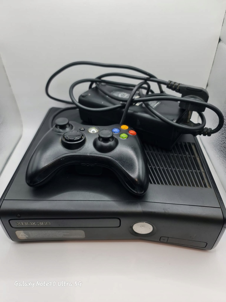 Konsola Microsoft Xbox 360 Slim 4 GB. k3292/23