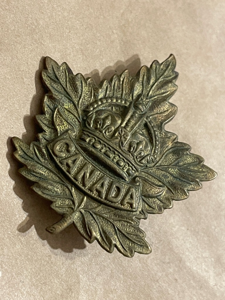 Odznaka na beret KANADA
