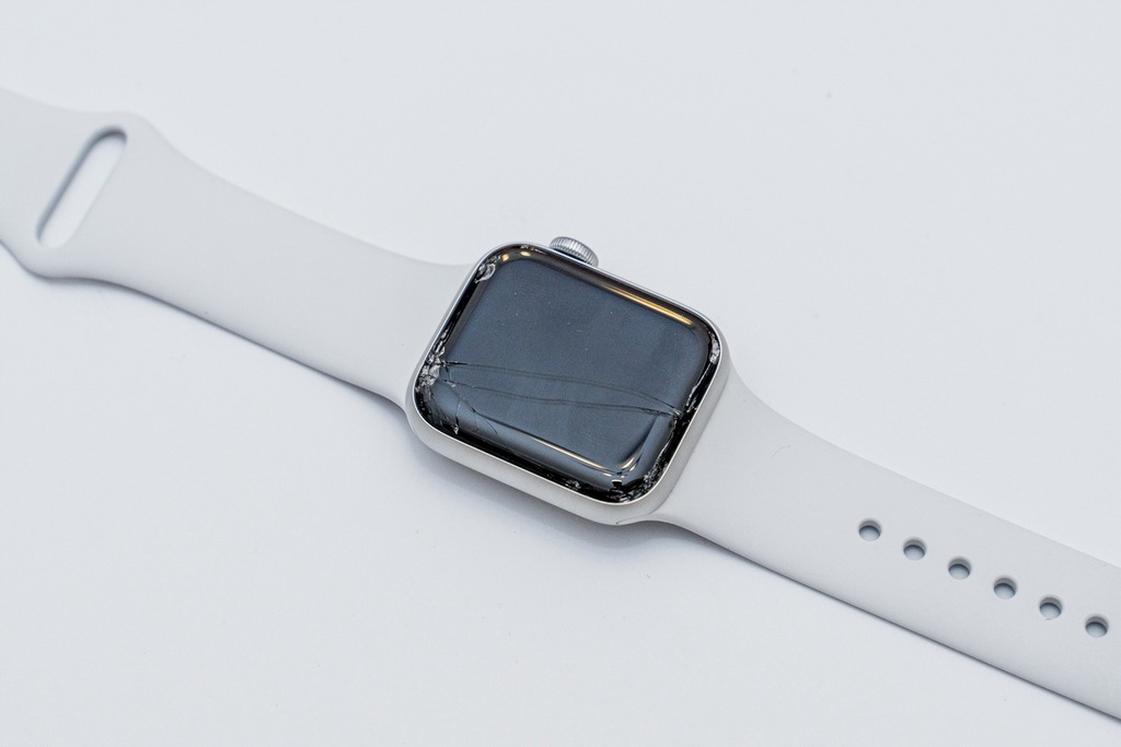 Apple Watch SE 2gen 40mm Srebrny Uszkodzona Szybka