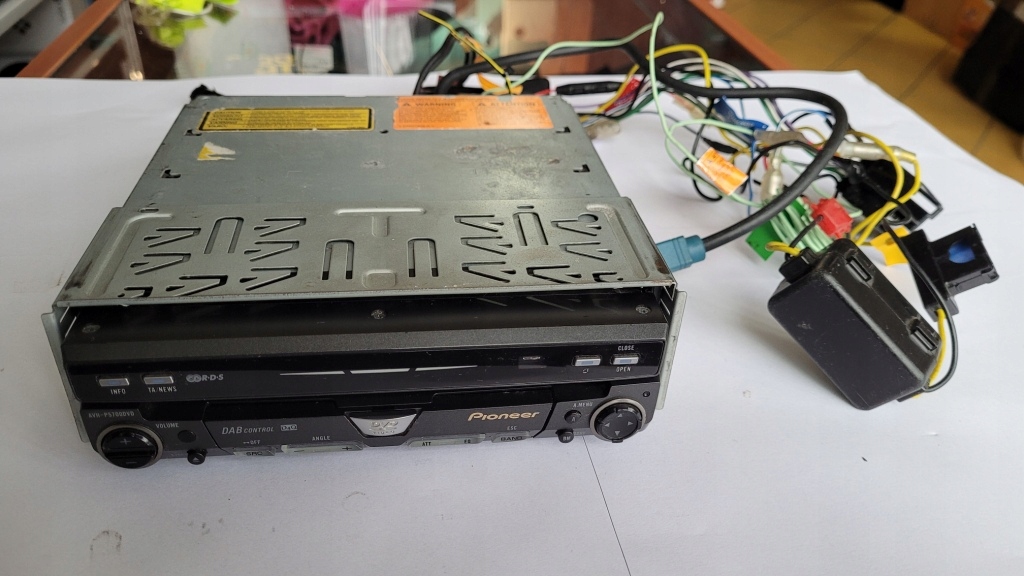 RADIO SAMOCHODOWE PIONEER AVH-P5700DVD Z KOSTKAMI