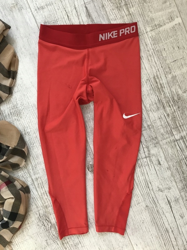 NIKE dziewczęce getry 146