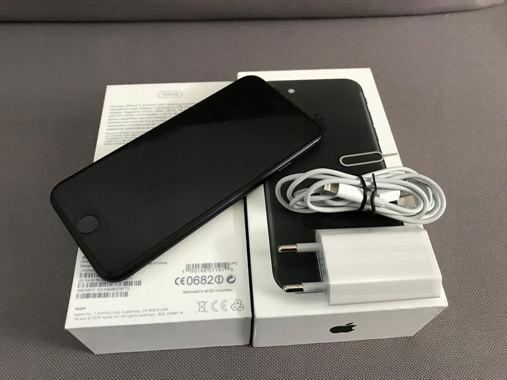 Apple iPhone 7 128GB czarny A1660 Ideał komplet