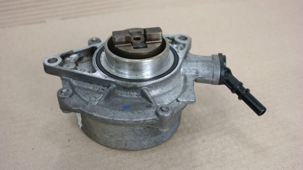 Вакуумный насос пежо 308 ep6 артикул. Вакуумный насос ер6. Помпа ер6. Вакуумный насос peugeot 308. Насос вакуумный mini one r56.