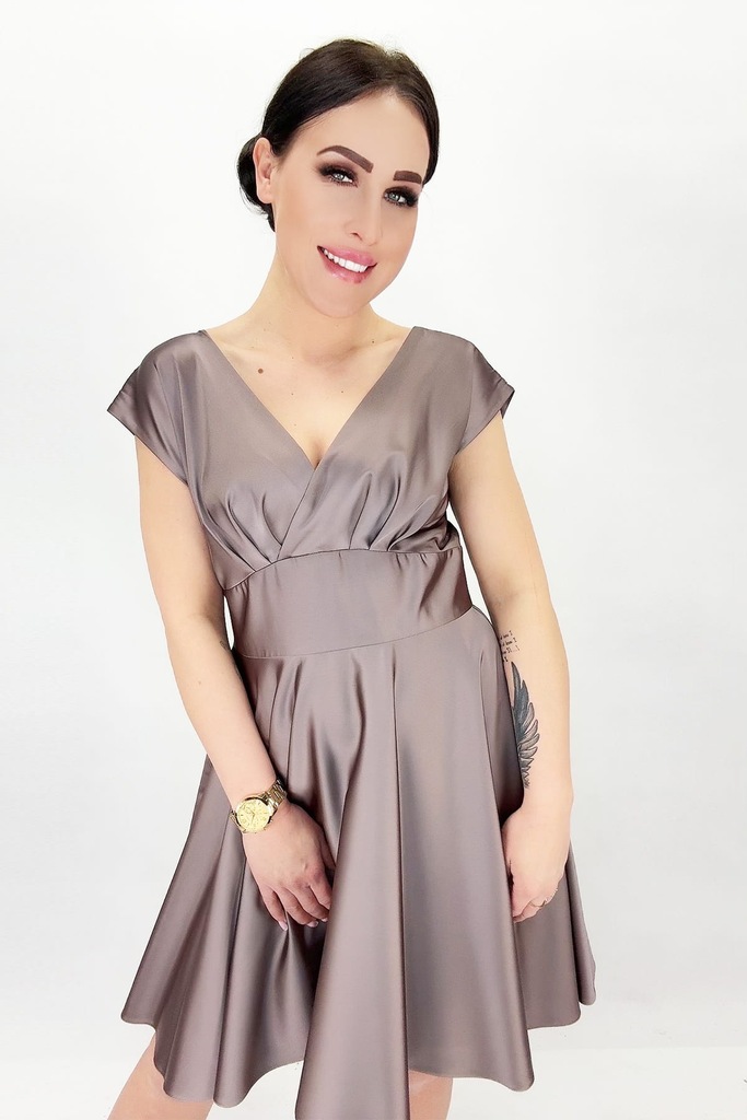 31 Teresa Kopias Rozkloszowana brązowa suknia z metalicznym połyskiem