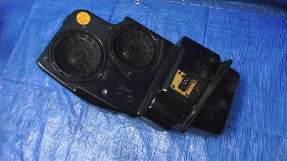 Subwoofer bmw sales x5 e53