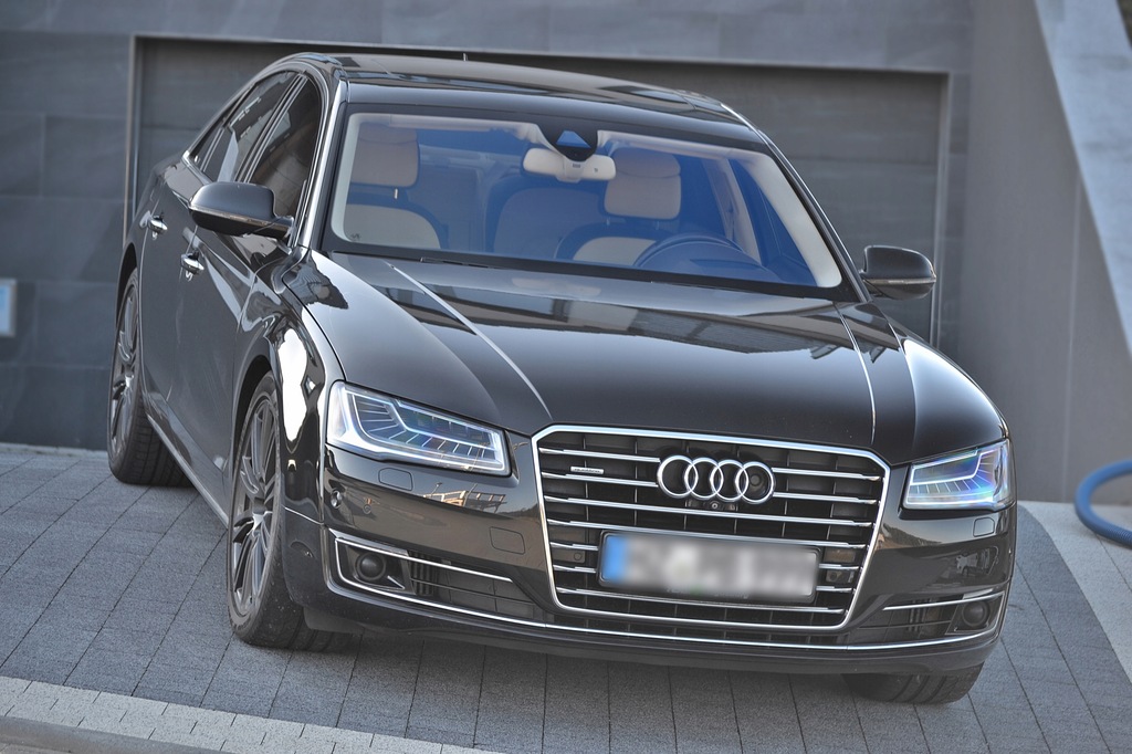 AUDI A8 4.2TDI EXCLUSIVE B&O CERAMIKA BI-COLOR