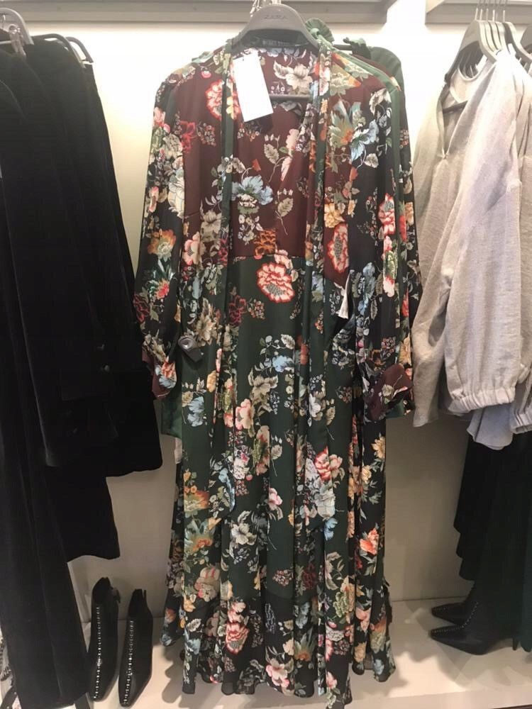 szyfonowa sukienka w kwiaty zara