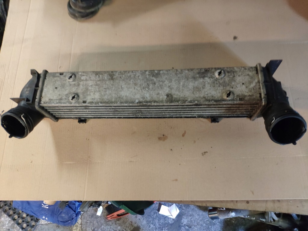 BMW E90 320d chłodnica powietrza intercooler 9491263032 oficjalne